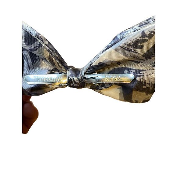 Ormand Silk clip in bow tie in grey and white - Picture 6 of 6